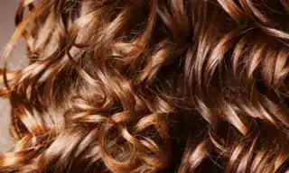 Locken-Haarstruktur-bei-Haartransplantation