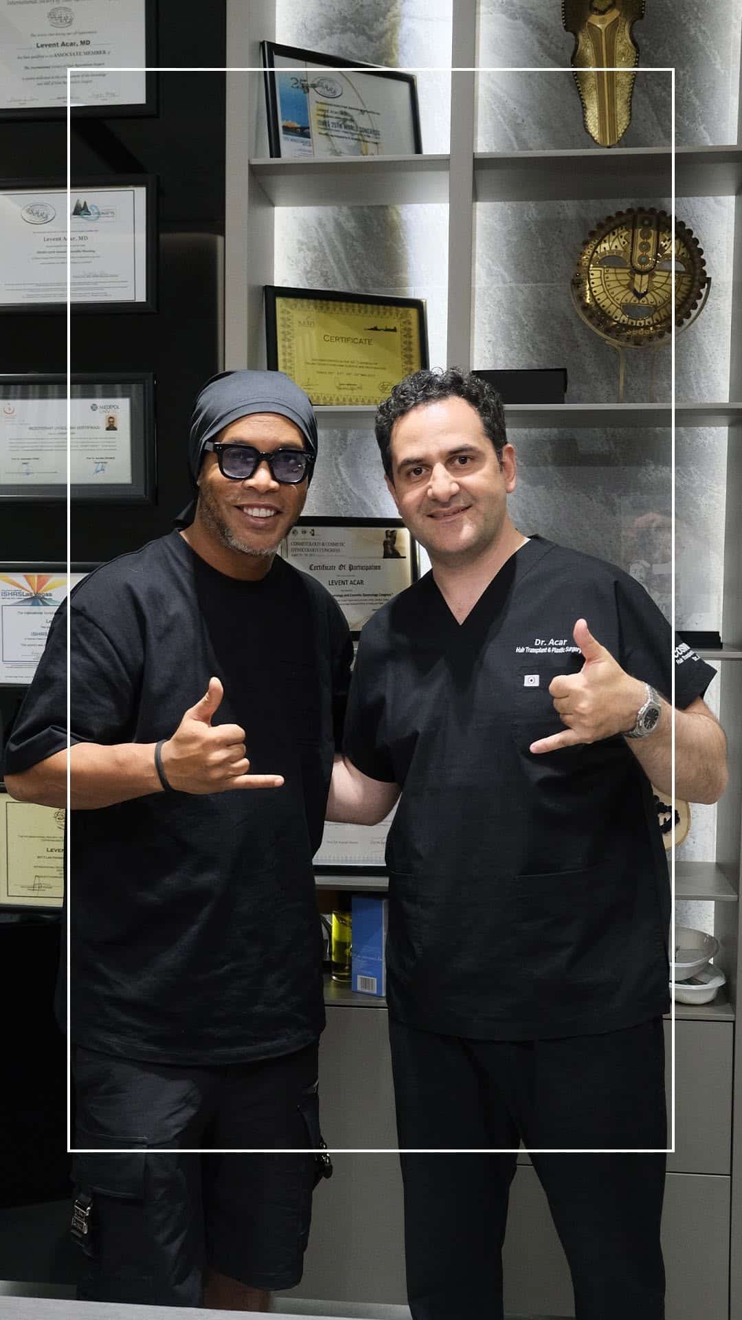 Ronaldinho odwiedził klinikę Cosmedica - Doctor Acar