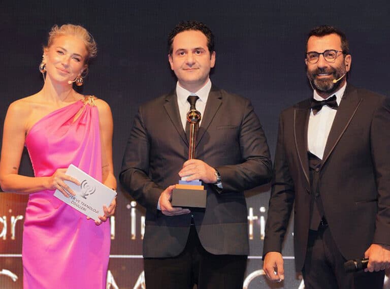Levent-Acar-Burcu-Esmersoy-sac-ekimi