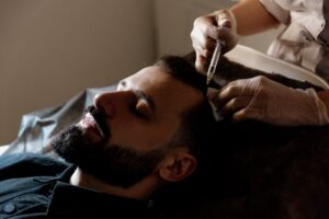 Mesotherapie haar behandeling bij man met haaruitval