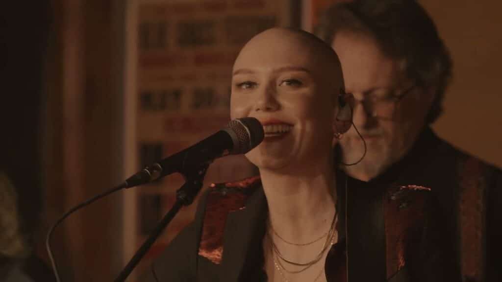 Molly Tuttle’s completely bald head reflects her journey with alopecia universalis