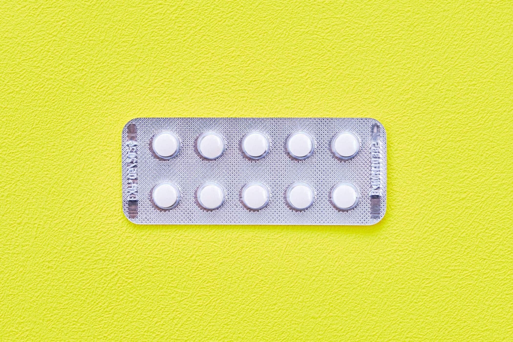 Finasteride effetti collaterali: compresse medicinali per cuoio capelluto