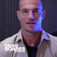 Football player Cedric Soares right after his hair transplant at Cosmedica Clinic